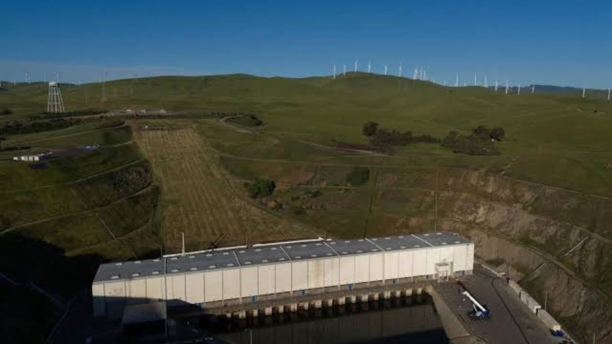 California Aqueduct infrastructure supplying water to Lancaster, CA